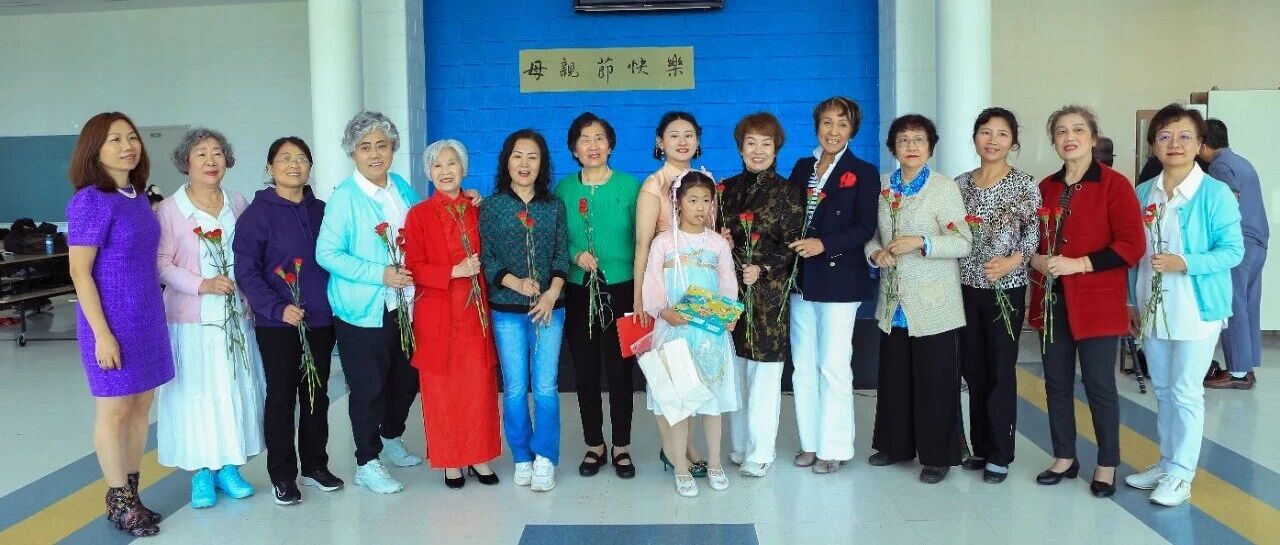 4cClub Mother's Day group photo
