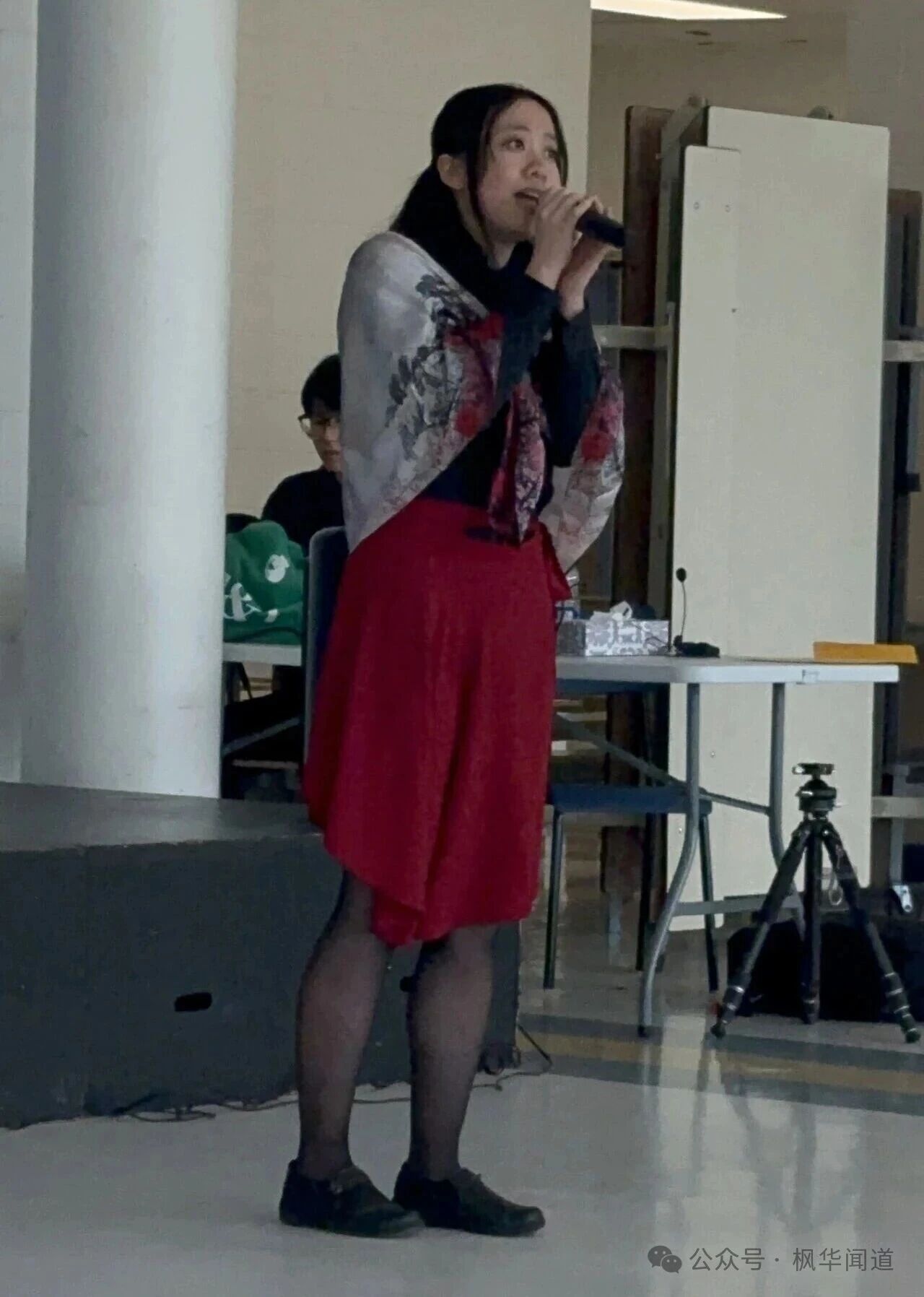 Li Siyuan sings Stars and Sea